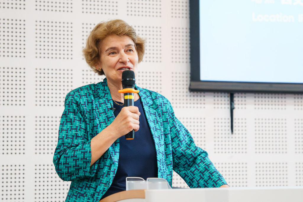 Ϲ̿֯ǰܸIrina Bokovaַݽ